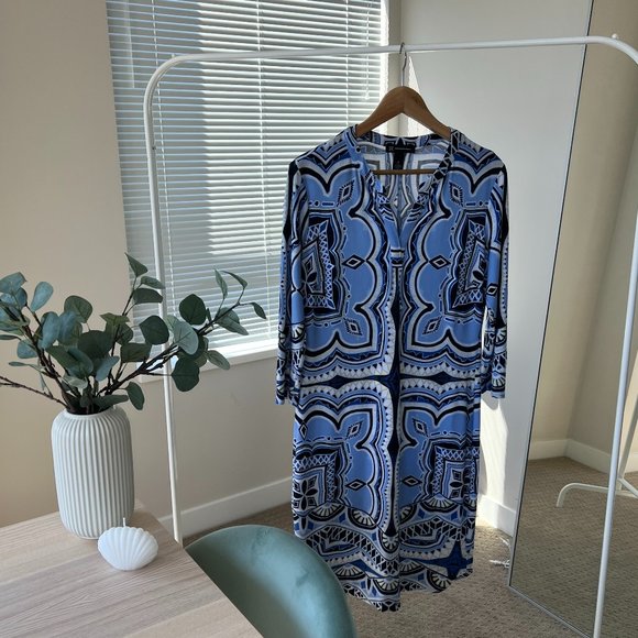Blue patterned dress - Picture 1 of 3